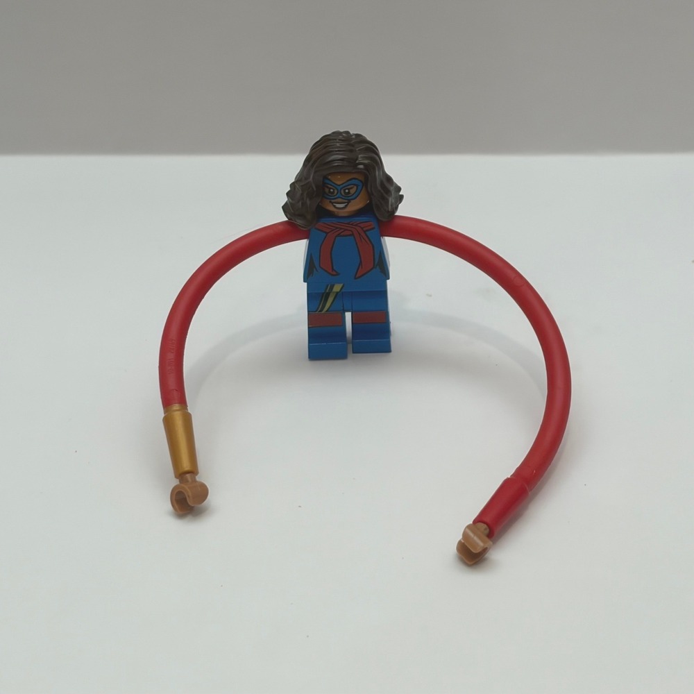 LEGO Super Heroes Minifigure Ms. Marvel Kamala Khan Long Arms 76076 SH0375